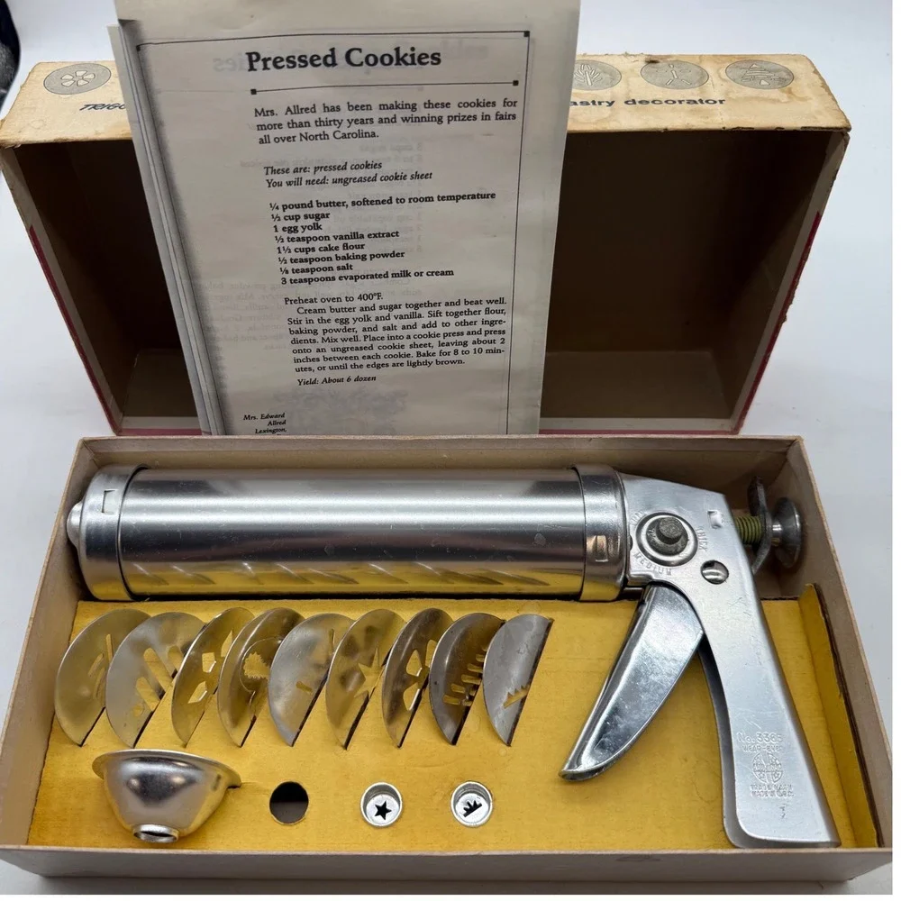 Vintage Wear-Ever Aluminum Cookie Gun and Pastry Decorator NMade in USA 50s 60s